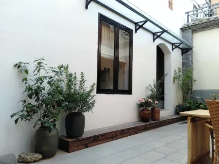 Qianmoli Homestay (Jianshui Ancient City Branch) Отели рядом с достопримечательностью «Chaoyang Tower»