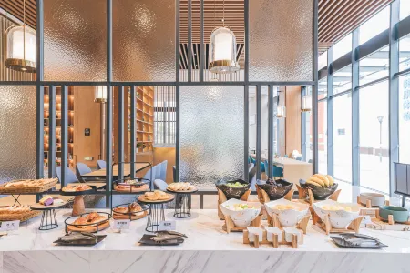 Atour Hotel (Jiangyin Binjiang Middle Road Sports Center)