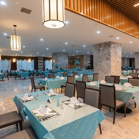 Four Seasons Yony Hotel