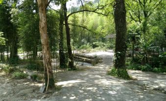 Xing'an Longtan Mountain Villa