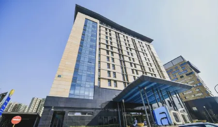 Aloft Beijing, Haidian Отели рядом с достопримечательностью «Danqingpu Park»