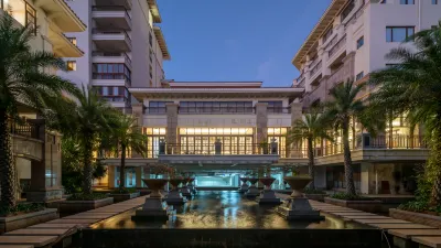Xinghu Peninsula Hotel (Haikou West Coast International Convention and Exhibition Center) Hotel dekat Yuehai Railway Co.， Ltd. Railway South Port Passenger Transport Terminal