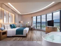 Ramada Plaza by Wyndham Fuxian Lake Hotels in Chengjiang