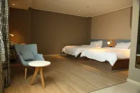 Homeinn · neo (Linxia Central Square)