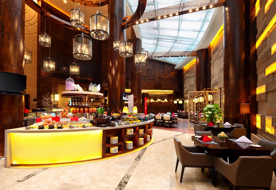 더블트리 바이 힐튼 호텔 푸톈의 레스토랑 모습