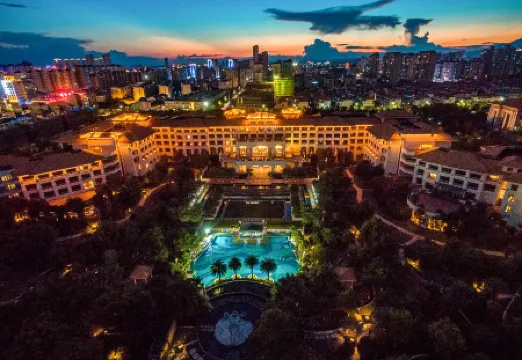 錦江インターナショナルホテル 贑州（カン州経済技術開発区商圏万達広場）