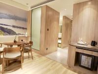 杭州未来科技城亚朵S酒店 - 行政大床房