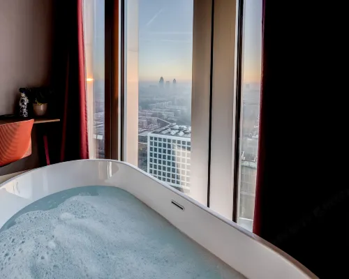 เอ็นฮาว อัมสเตอร์ดัม ไร โรงแรมในอัมสเตอร์ดัม