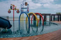 Swiss-Belhotel Kuantan - Beach