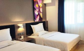 Anshun Qianbai Premium Hotel (Municipal Government Anshun Ancient City Branch)