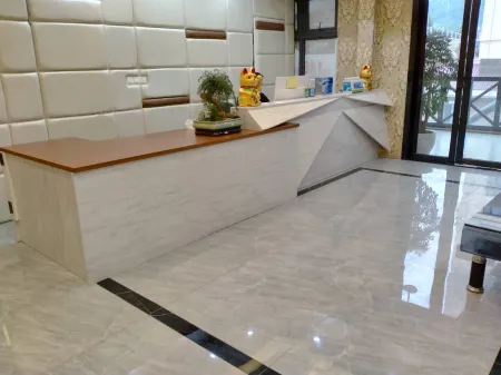 Ziyun Lily Theme Hotel Отели в г. Цзыюнь-Мяо-Буиский автономный уезд