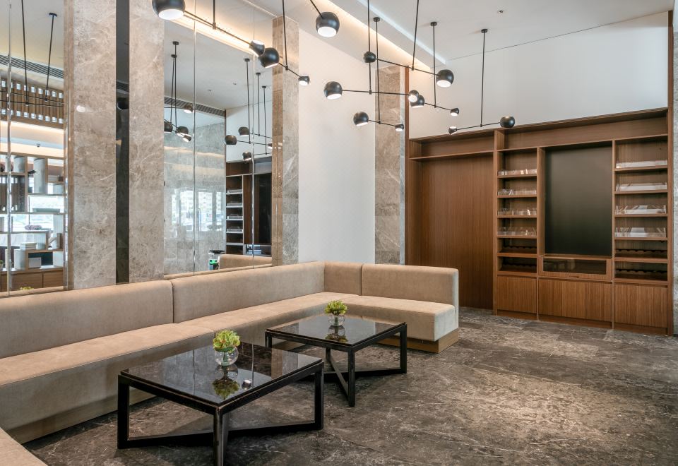 조이 홀리데이 호텔