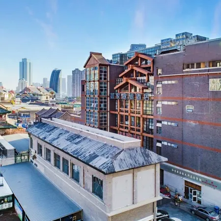 Home Inn (Tianjin Shizilin Bridge Ancient Culture Street) Отели рядом с достопримечательностью «Станция метро Gulou»