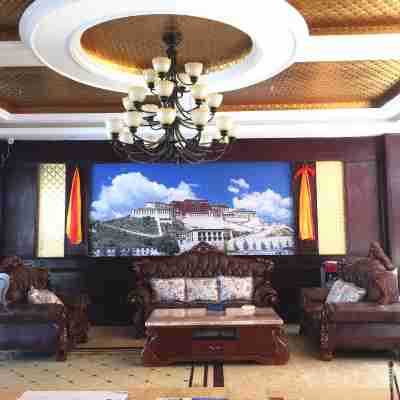 八宿渝都大酒店（然烏湖店） Hotel Exterior