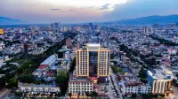 Yujingtan International Hot Spring Hotel Hotel dekat Ruili North Passenger Transport Terminal