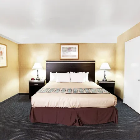 Days Inn & Suites by Wyndham Artesia