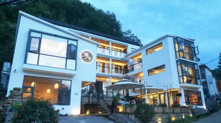 Hanshe · Nuanju Homestay (Chongdugou Scenic Area) Отели рядом с достопримечательностью «Bamboo Sea Wild Animal Park»