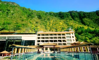 Bipenggou Century Hot Spring Hotel