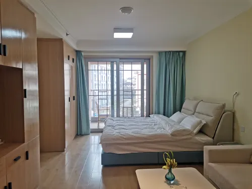 Hanzhong Baohe Kangle Care Center - Apartments