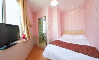 Baoshuo Hotel (Qingdao Beer Street Guangrao Road Subway Station)