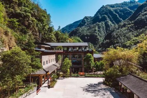 Heizhugou Hot Spring Villa Hotels in Ebian
