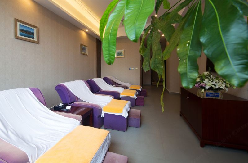 Zhangjiajie World Water Four Seasons International Hotel photo 3
