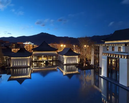 เดอะ เซนต์ รีจิส ลาซา รีสอร์ต โรงแรมในลาซา