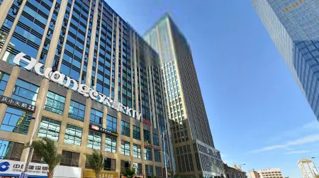 Soluxe Hotel