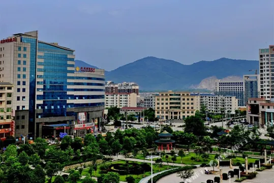 至康國際酒店（通山政府廣場店）