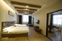 Luotian impression Paradise Hotel - parking