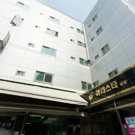 Tripstay Myeongdong Отели рядом с достопримечательностью «Станция метро Jongno-3ga»