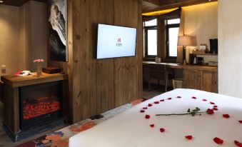 Shangri-La Feifan Tibetan Boutique Hotel
