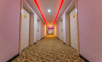 Xinzheng Manxu Theme Hotel (Gaopo Rock Engineering College)