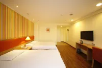 Homeinn Hotel (Dandong Fengcheng Fenghuangshan Fenghua Street) Hotels near Phoenix Mountain Liberation Memorial Tower