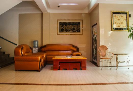 멍스터 호텔 외관