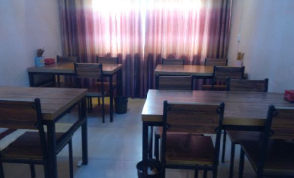 1. 옌진 왕차오 홀..