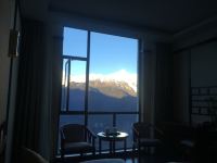 德钦明珠酒店 - 高级雪山景大床房