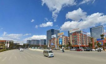 Xidi Island Hotel (Kunming Xinluoziwan International Trade City Tami Road Subway Station)