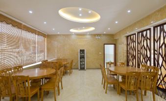 Lanfang Holiday Hotel - Housity