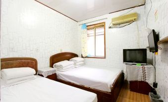 Qingdao Small Landlord Hotel