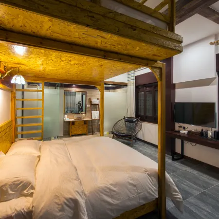 Jiangnan Deyuelou Hotel