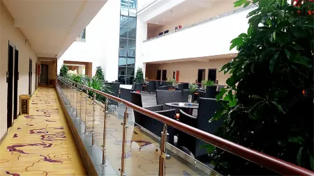 Lianhu Hotel Отели рядом с достопримечательностью «Anti-war Cultural Square»