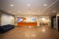 Nice Light Luxury Hotel (Foshan Lingnan Tiandi Ancestral Temple Subway Station) - 2성급