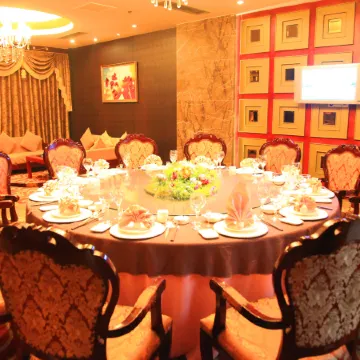 Jianfu Hotel Отели рядом с достопримечательностью «Стадион «Фулин»»