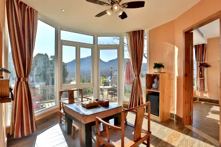 Chaxiang Lishe Holiday Hostel
