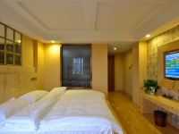 台州漫居时尚酒店 - 日式大床房