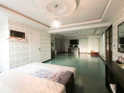 ฟ็อกซ์ โมเทล