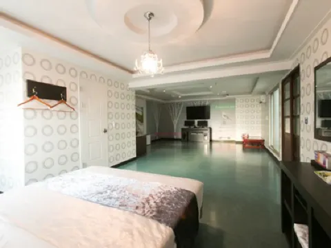 Fox Motel Hotels near Nam-gu