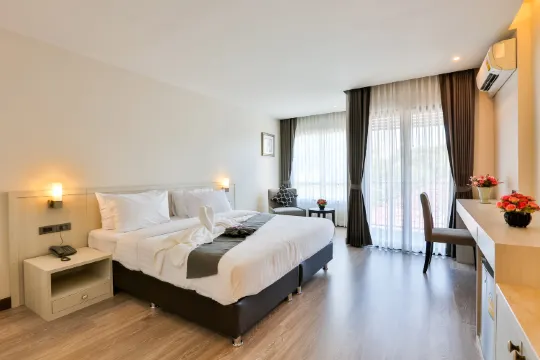 ห้องซูพีเรียร์ เตียงใหญ่ 1 เตียง