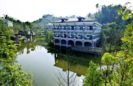 Chishui Yangtze Peninsula Hotel